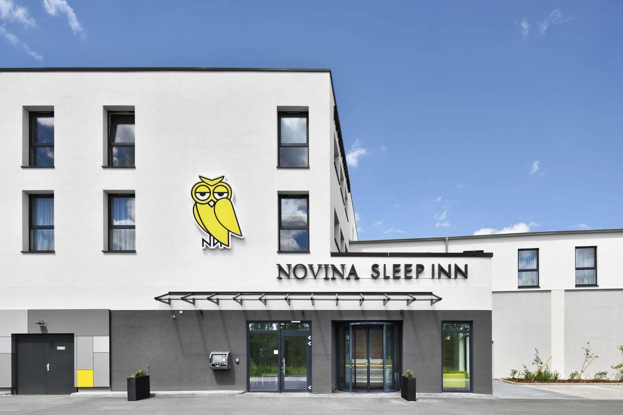 Novina Sleep Inn Херцогенаурах Екстериор снимка